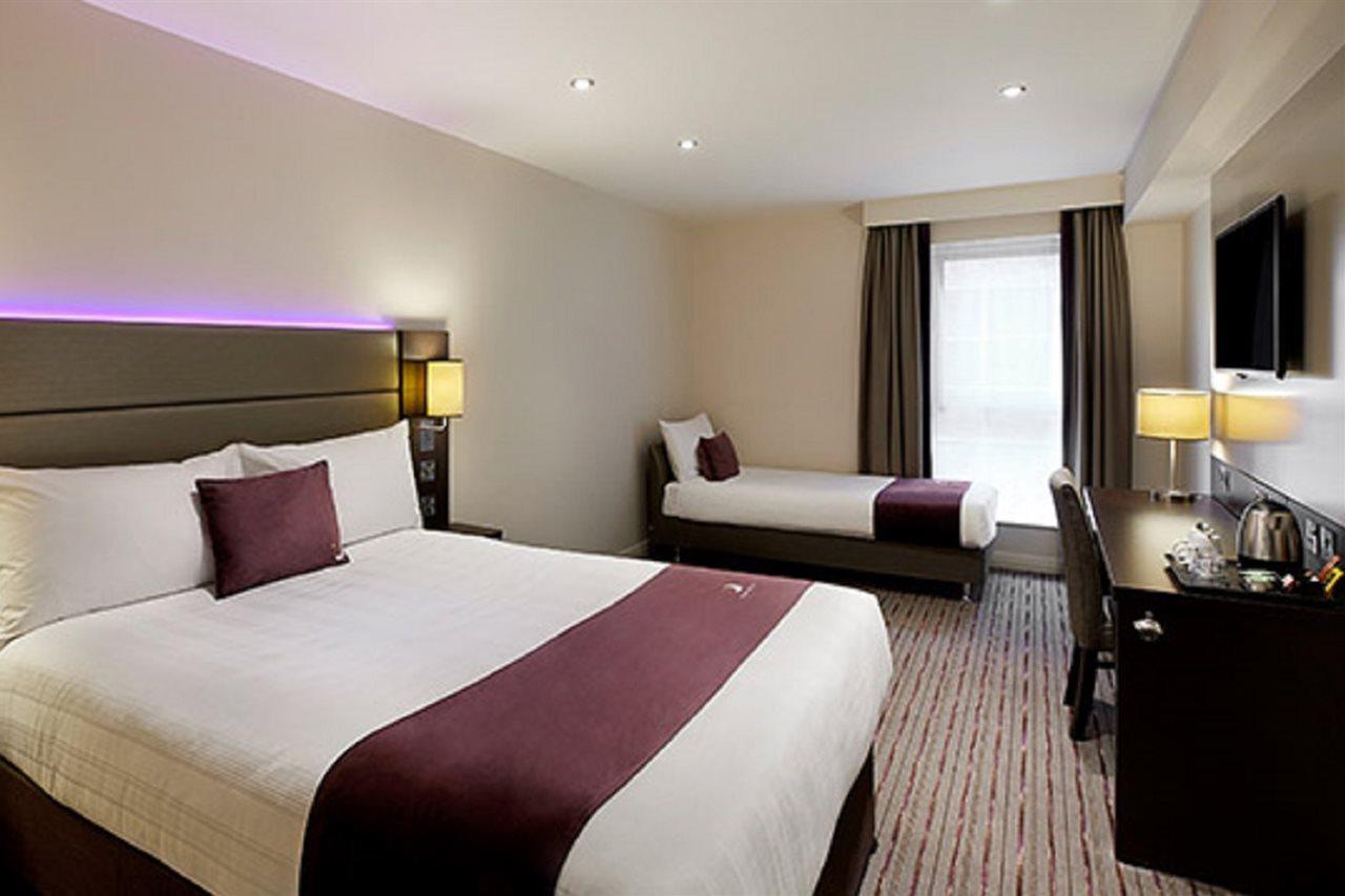 Premier Inn Glasgow Milngavie Buitenkant foto