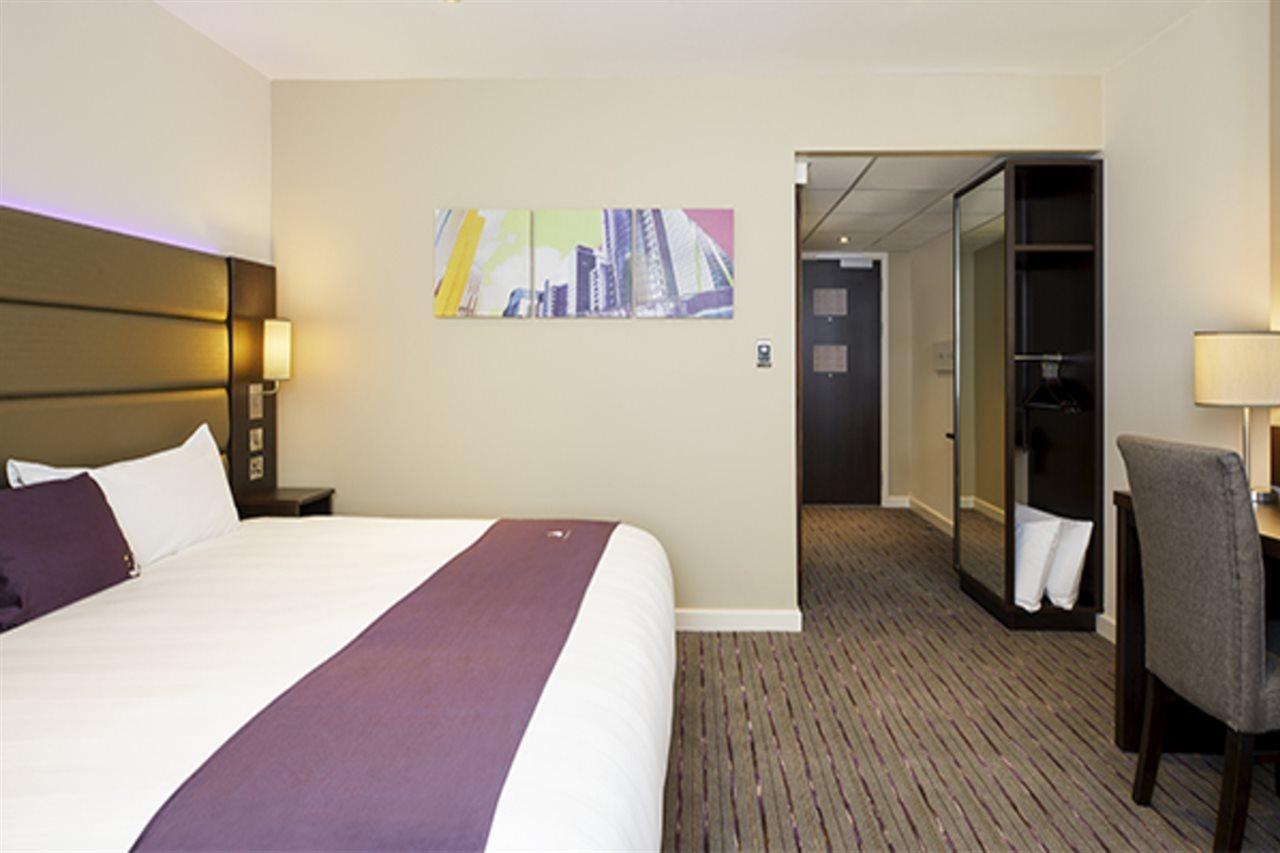 Premier Inn Glasgow Milngavie Buitenkant foto