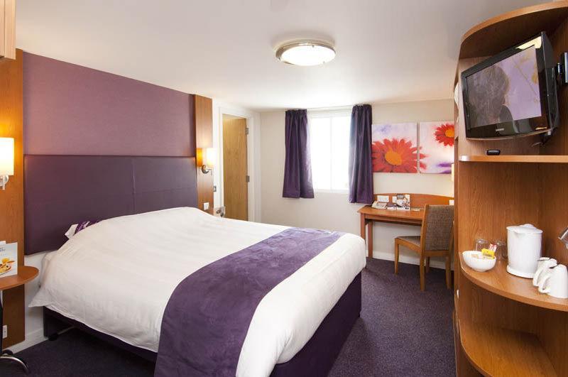 Premier Inn Glasgow Milngavie Buitenkant foto