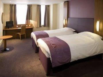 Premier Inn Glasgow Milngavie Buitenkant foto